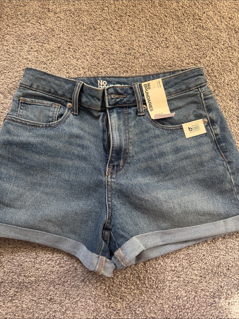 No boundaries high rise short size 8